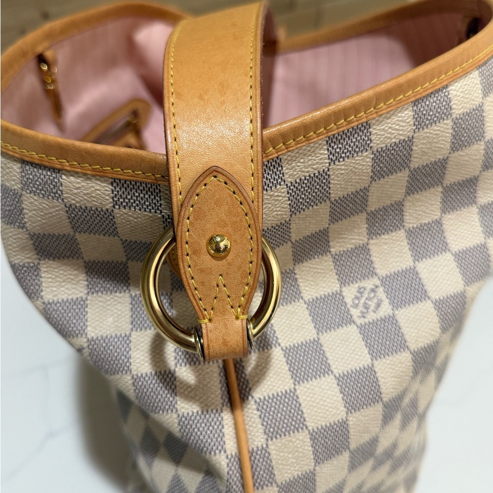 Louis Vuitton Damier Azur Canvas Shoulder Bag in White and Blue - Picture 2 of 9